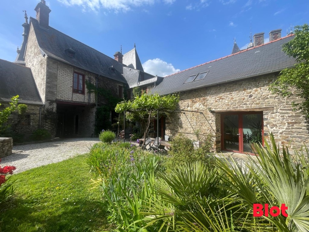 4 chambres Châteaux à Vitré, France No. 162207