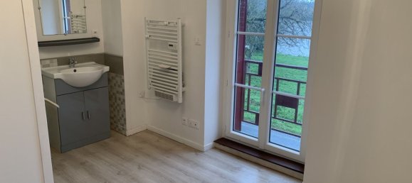 3 bedrooms House in Charge, France No. 39231 9