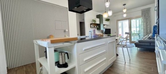 3 rooms House in Rome, Italy No. 279995 6