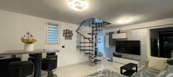 Apartamento de 4 habitaciónes en Lodi, Italy No. 28810 29