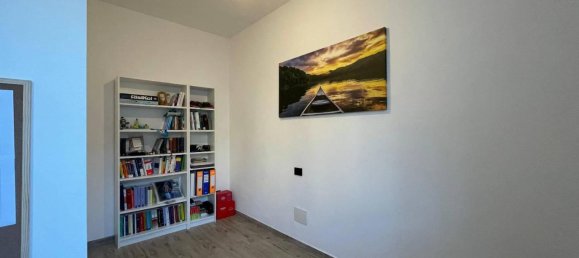Apartamento de 4 habitaciónes en Lodi, Italy No. 28810 21