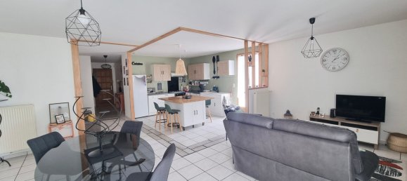 4 chambres Bâtiment à Malintrat, France No. 194670 3