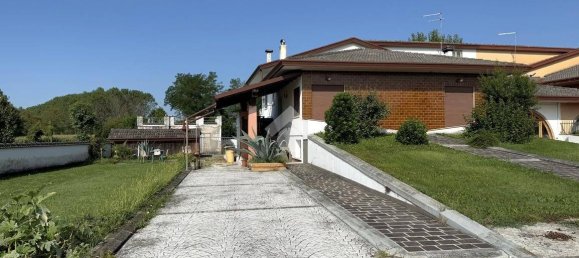 5 bedrooms Villa in San Martino di Lupari, Italy No. 307221 2