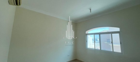 5 bedrooms Villa in Shakhbout City, UAE No. 45313 8