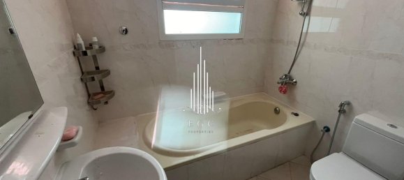 5 bedrooms Villa in Shakhbout City, UAE No. 45313 12