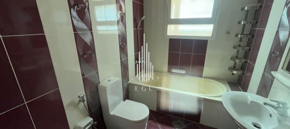 5 bedrooms Villa in Shakhbout City, UAE No. 45313 15