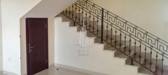 5 bedrooms Villa in Shakhbout City, UAE No. 45313 5