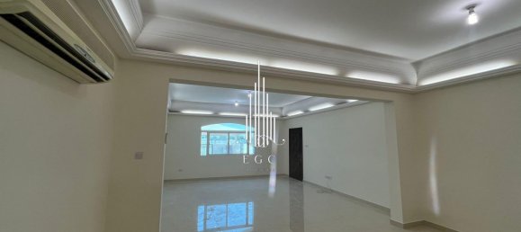 5 bedrooms Villa in Shakhbout City, UAE No. 45313 2