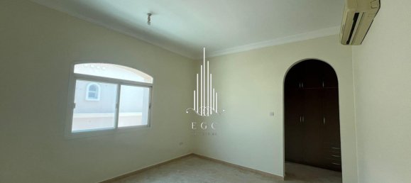 5 bedrooms Villa in Shakhbout City, UAE No. 45313 10