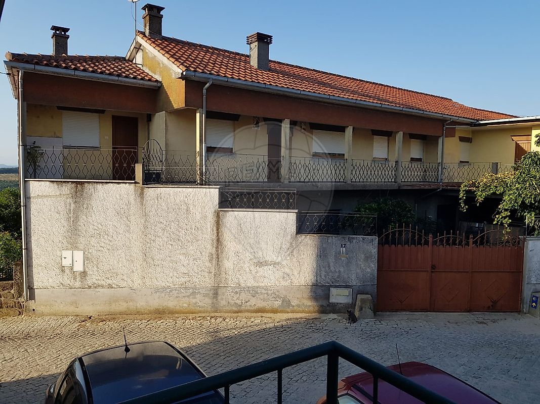 Casa de 3 dormitorios en Chaves, Portugal No. 17582