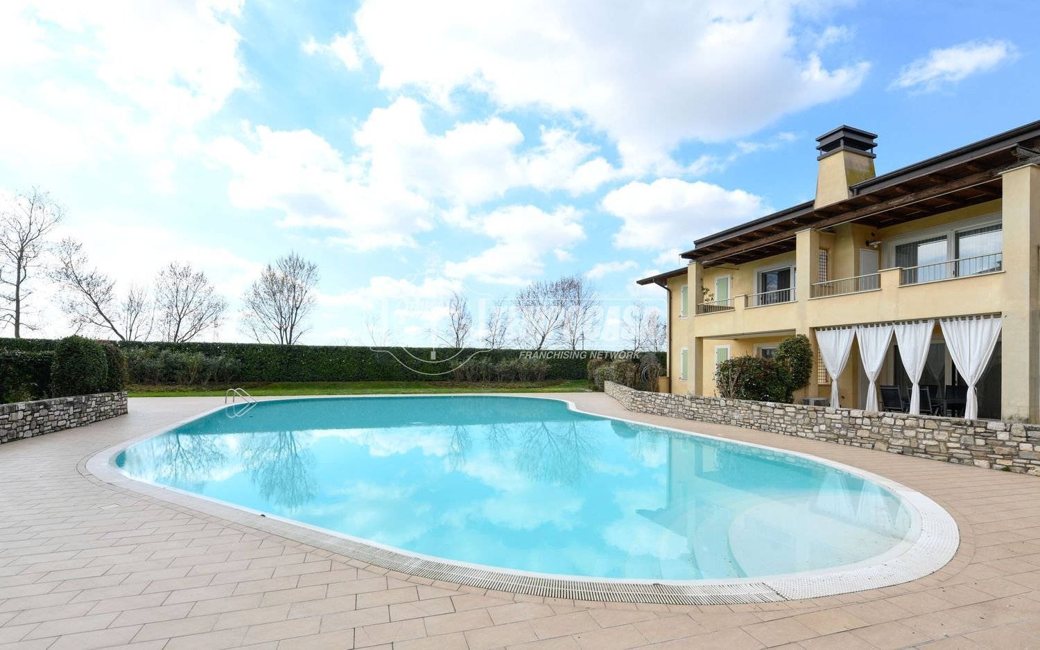 3غرفة شقة في Lonato del Garda, Italy رقم 6991