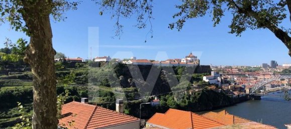 9 bedrooms Building in Porto, Portugal No. 31274 5