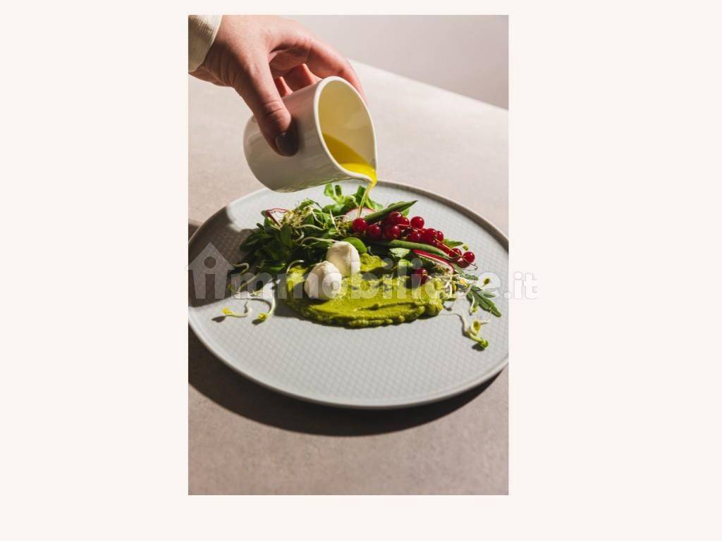 Propriété commerciale à Pozzo d'Adda, Italy 400m² No. 310891