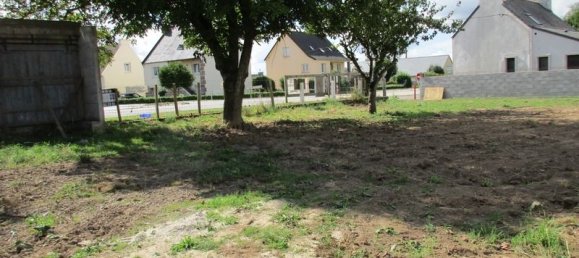 550m² Land in Guiclan, France No. 97072 9