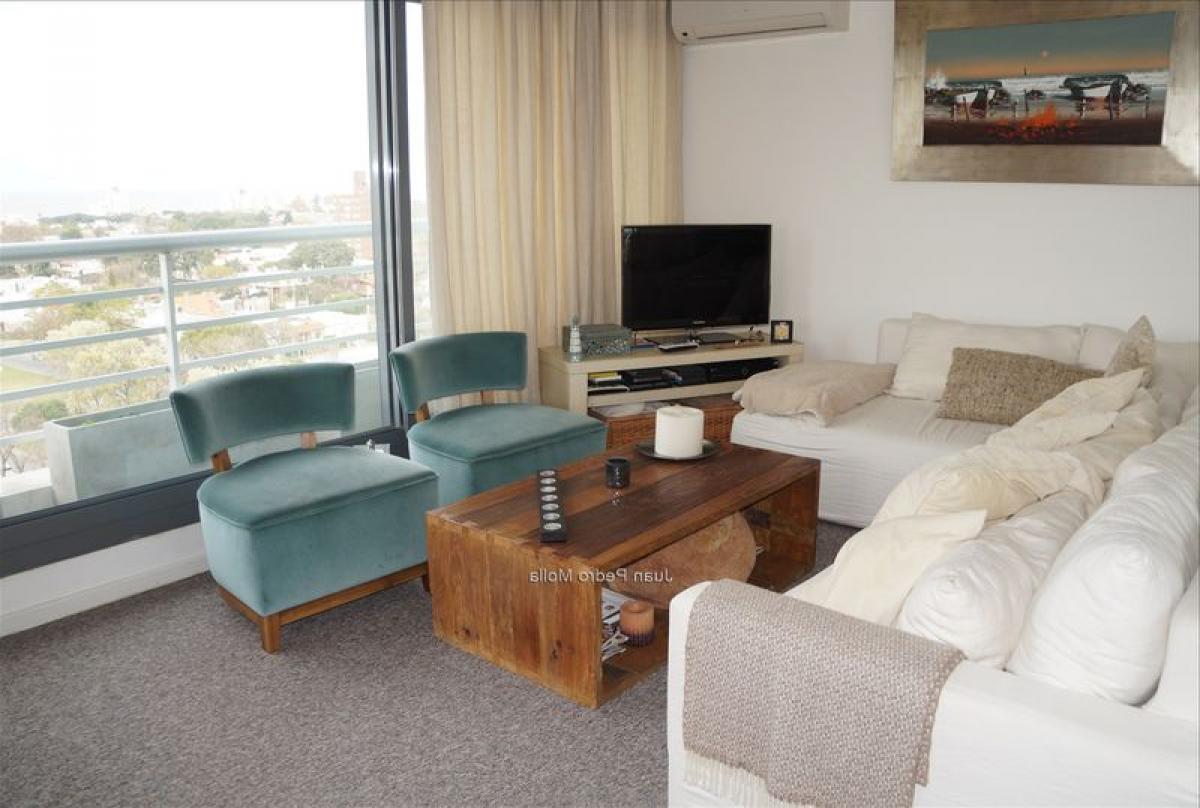 3 bedrooms Apartment in Montevideo, Uruguay No. 5345