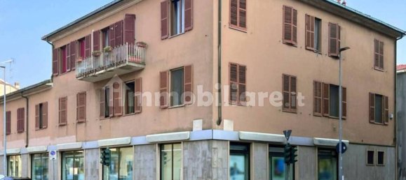 Gewerbliche Immobilie in Novara, Italy 623m², Nr. 319601 2