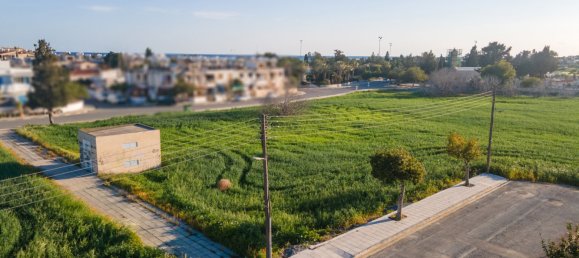 609 m² terreno en venta en Pervolia, Larnaka, Cyprus № 181184 4