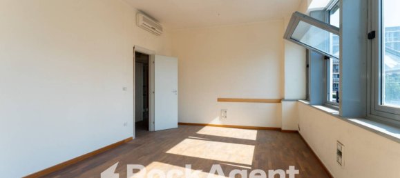 Офис с 5 комнатами в Катания, Италия № 308289 2