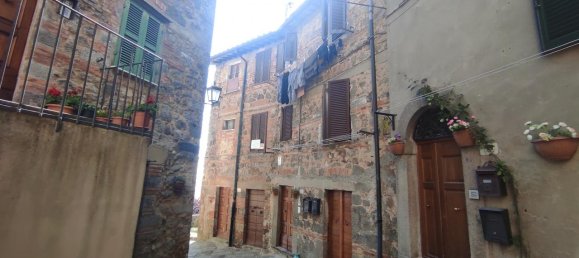 6 rooms House in Abbadia San Salvatore, Italy No. 17983 2