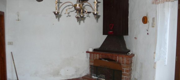 6 rooms House in Abbadia San Salvatore, Italy No. 17983 5