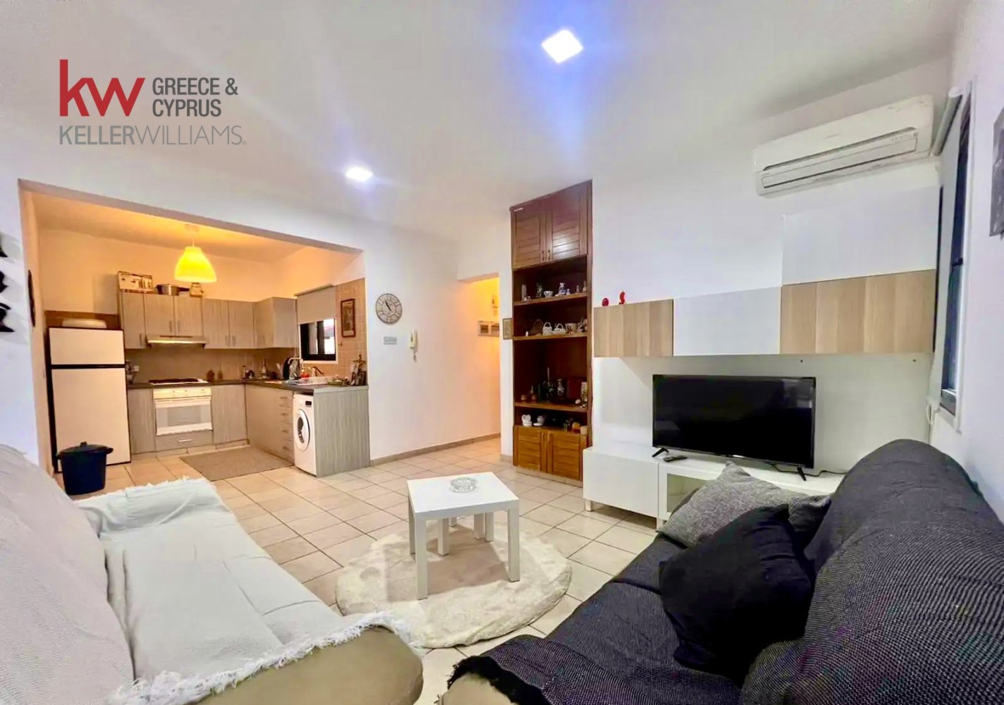 Квартира с 2 спальнями в Ларнака, Кипр № 26427