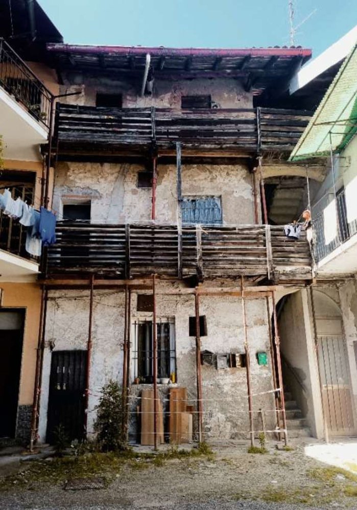 3 rooms Apartment in Busto Garolfo, Italy No. 11788