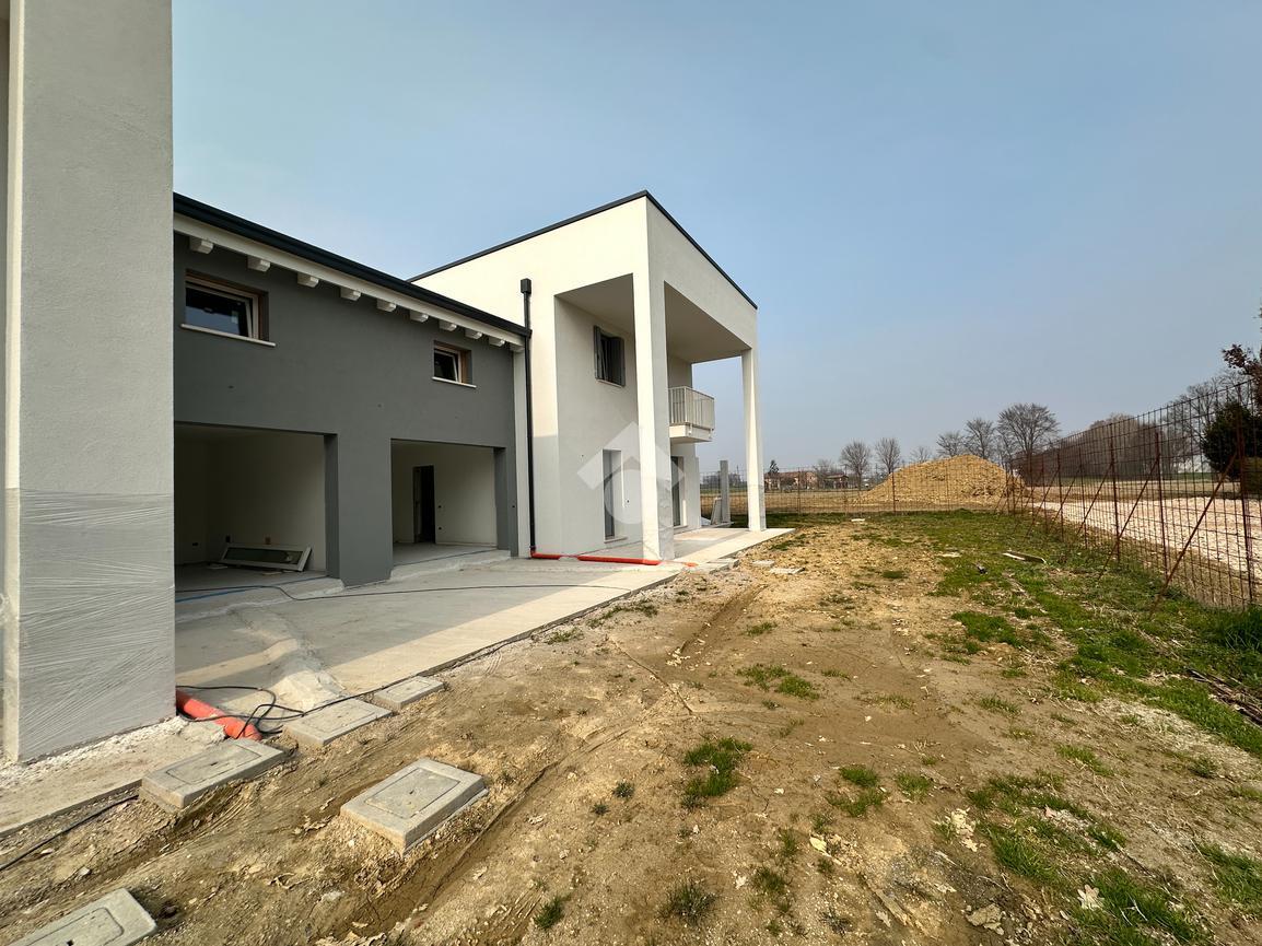 4 rooms Villa in Santa Giustina in Colle, Italy No. 30655