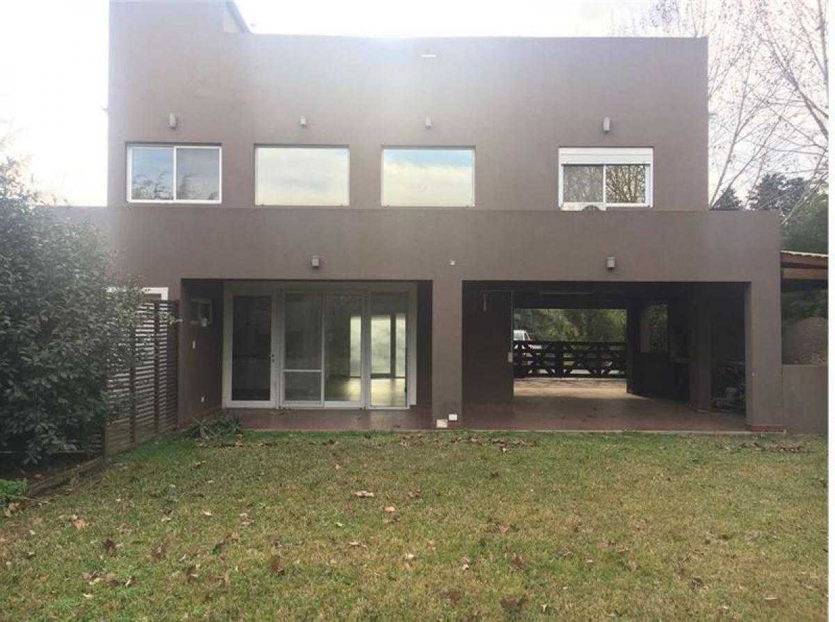 3 bedrooms House in Pilar, Argentina No. 82574