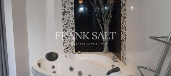 2 bedrooms Apartment in Xlendi, Malta No. 5811 4