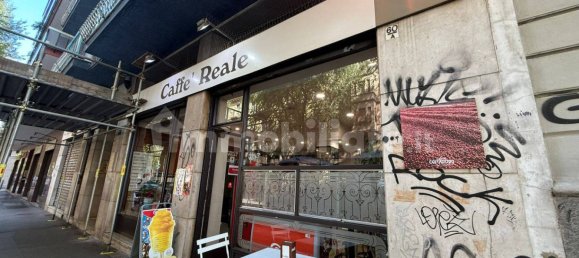 3 rooms Commercial property in Turin, Italy No. 291399 3