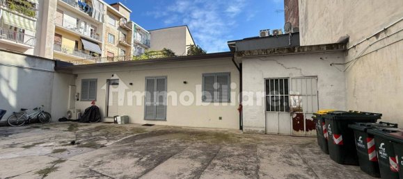 3 rooms Commercial property in Turin, Italy No. 291399 18
