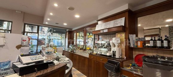 3 rooms Commercial property in Turin, Italy No. 291399 4