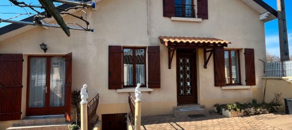 4 bedrooms House in Macon, France No. 325951 2