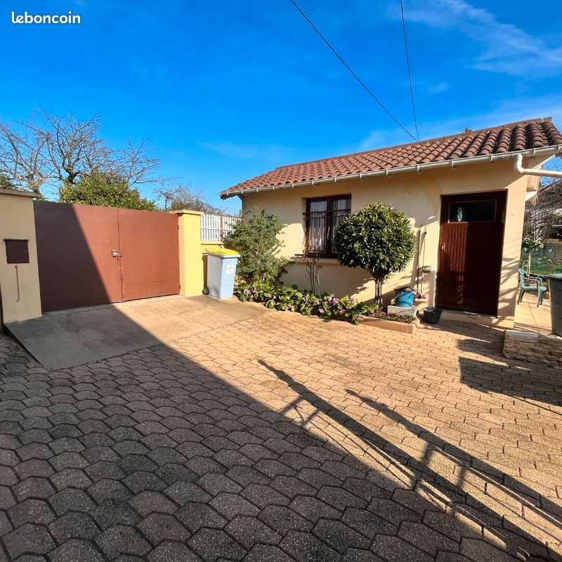 4 bedrooms House in Macon, France No. 325951