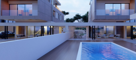 Villa de 5 dormitorios en Agios Tychonas, Cyprus No. 4092 3