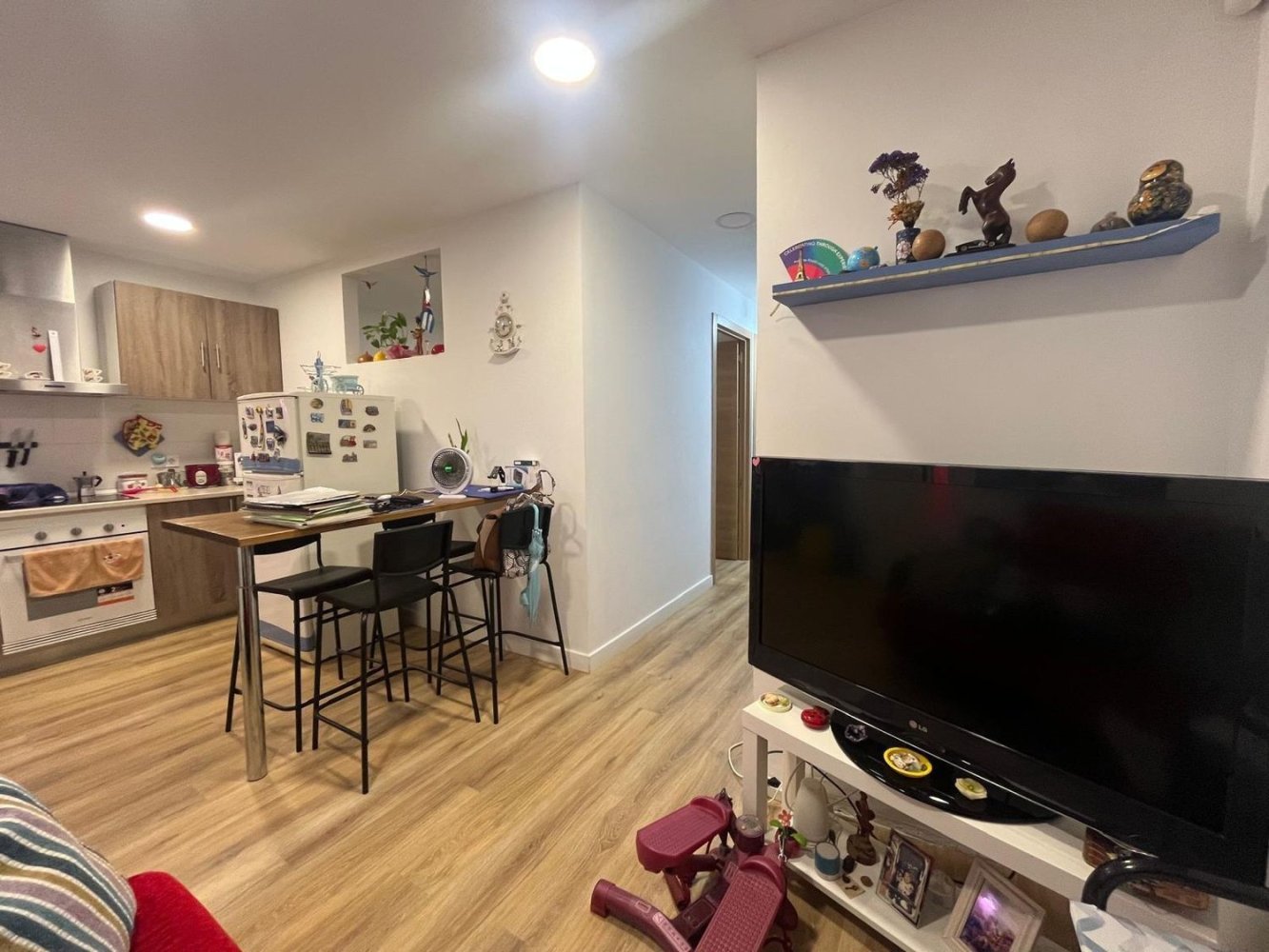 Apartamento de 2 dormitorios en Sant Andreu, Spain No. 226623