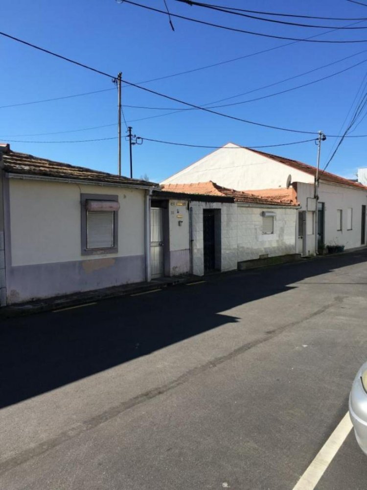 130m² Land in Porto, Portugal No. 8899