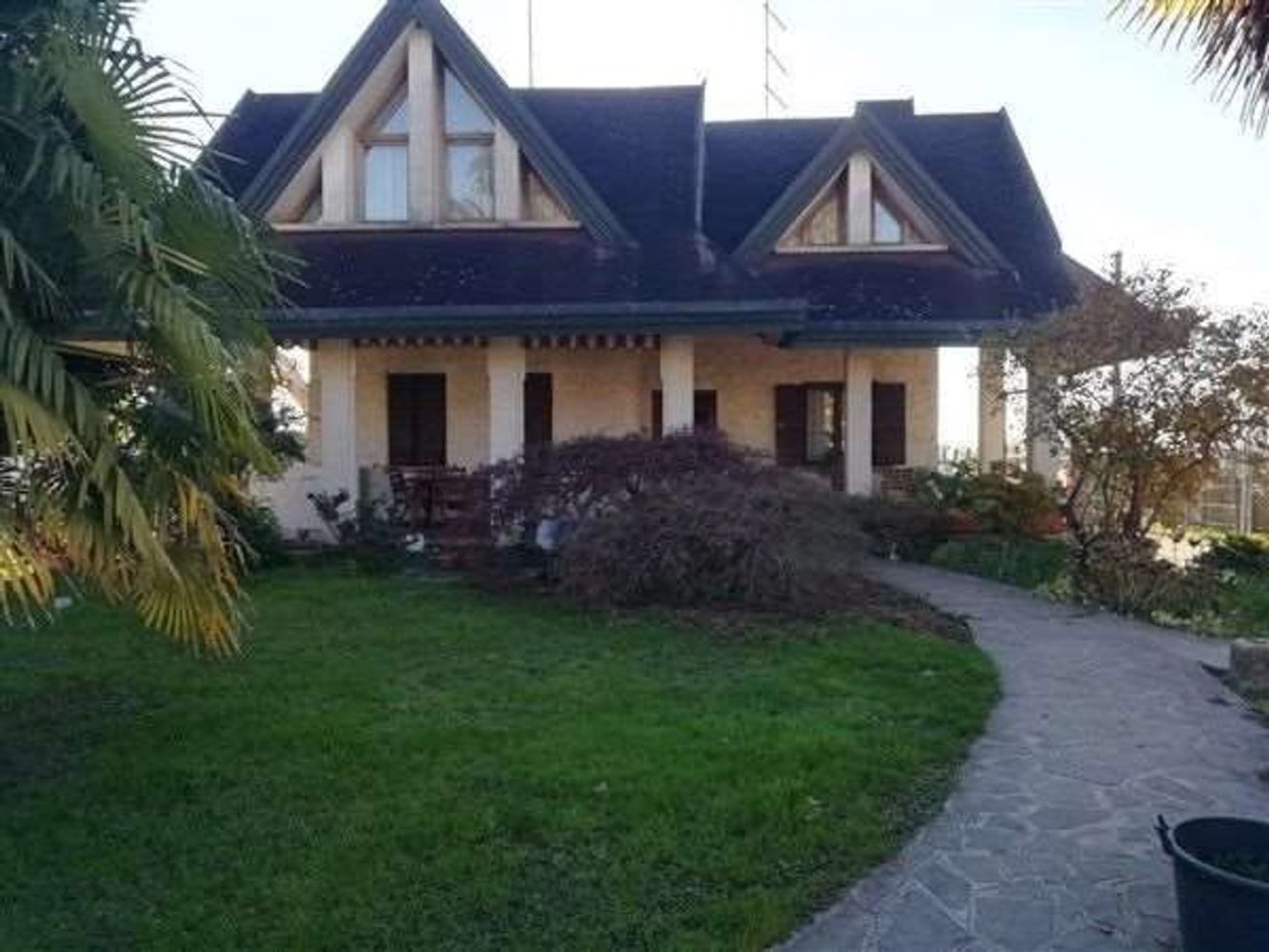 12 rooms House in Loria, Italy No. 275391