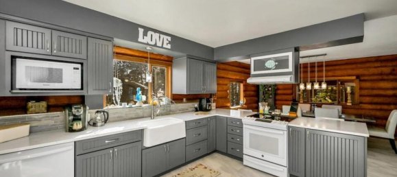 4 bedrooms House in British Columbia, Canada No. 1220 9