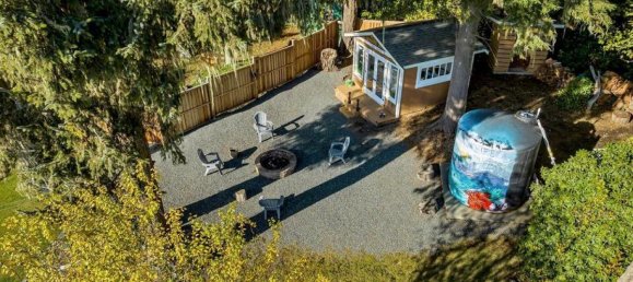 4 bedrooms House in British Columbia, Canada No. 1220 3