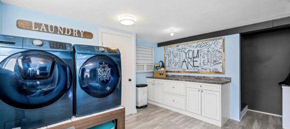 4 bedrooms House in British Columbia, Canada No. 1220 5