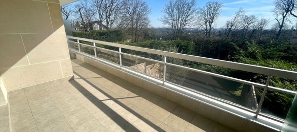 Apartamento de 2 dormitorios en Montmorency, France No. 132292 3