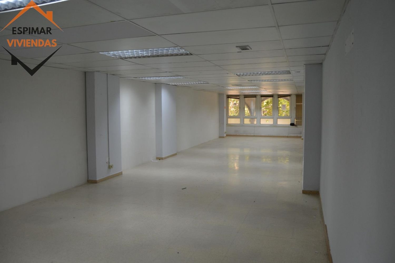 100m² Office in Zaragoza, Spain No. 253660