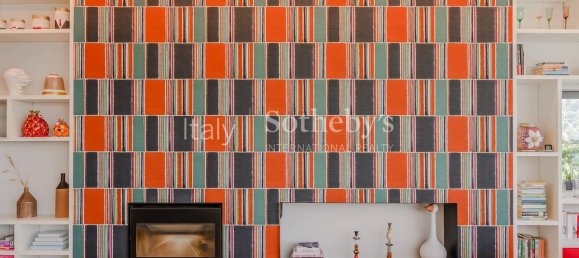 3 bedrooms Villa in Gavirate, Italy No. 300291 5