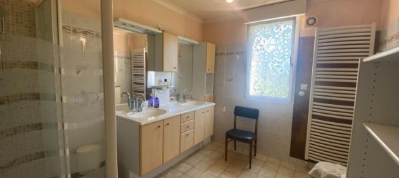 3 Schlafzimmer Haus in Chateaumeillant, France, Nr. 159389 16