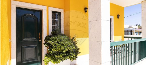 4 Schlafzimmer Haus in Rio de Mouro, Portugal, Nr. 49077 5