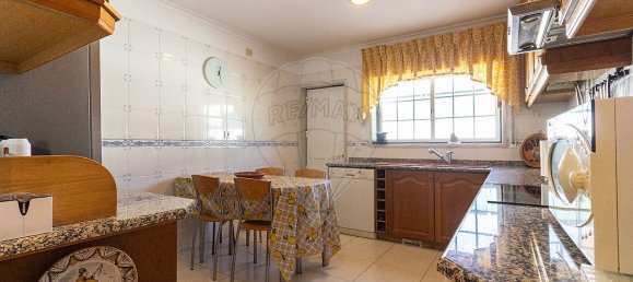 4 Schlafzimmer Haus in Rio de Mouro, Portugal, Nr. 49077 33