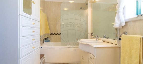 4 Schlafzimmer Haus in Rio de Mouro, Portugal, Nr. 49077 24