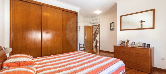 4 Schlafzimmer Haus in Rio de Mouro, Portugal, Nr. 49077 21