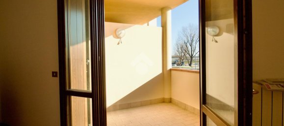 2 rooms Apartment in Reggio Emilia, Italy No. 4705 8